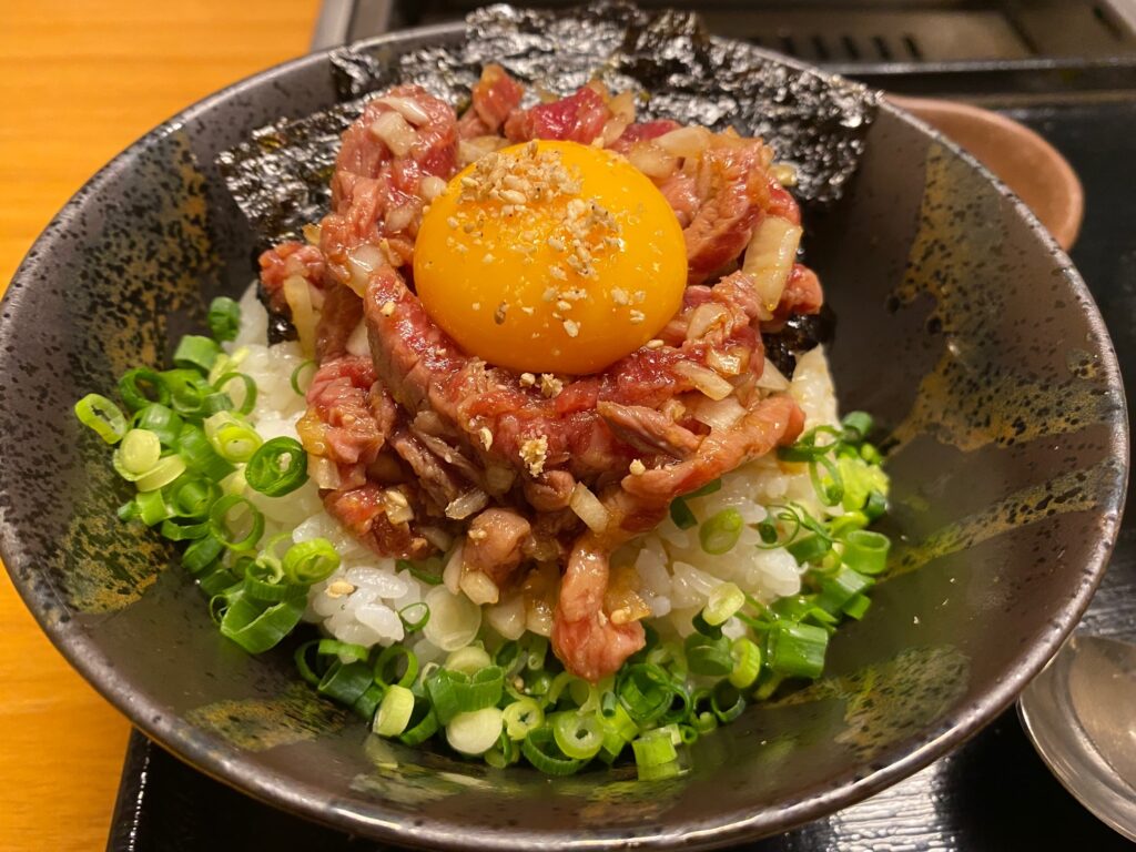 KAZU神楽坂店ローストビーフ丼