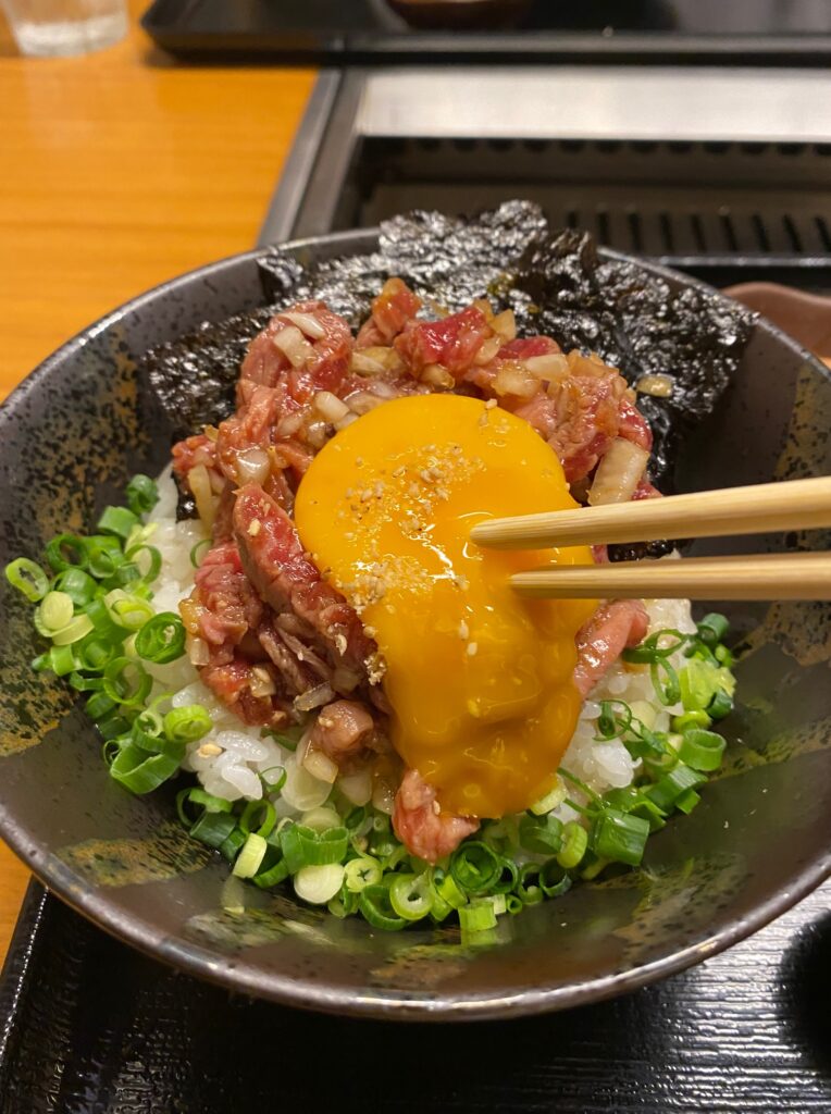 KAZU神楽坂店ローストビーフ丼