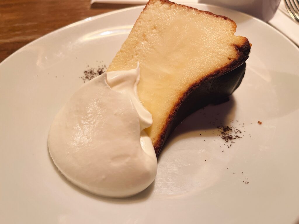 シクスバイオリエンタルホテルバスクチーズケーキ