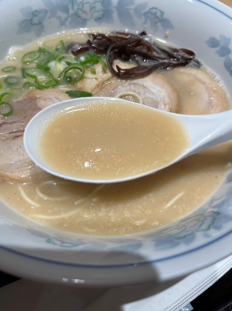 屋台ラーメン玉龍福岡空港店スープ