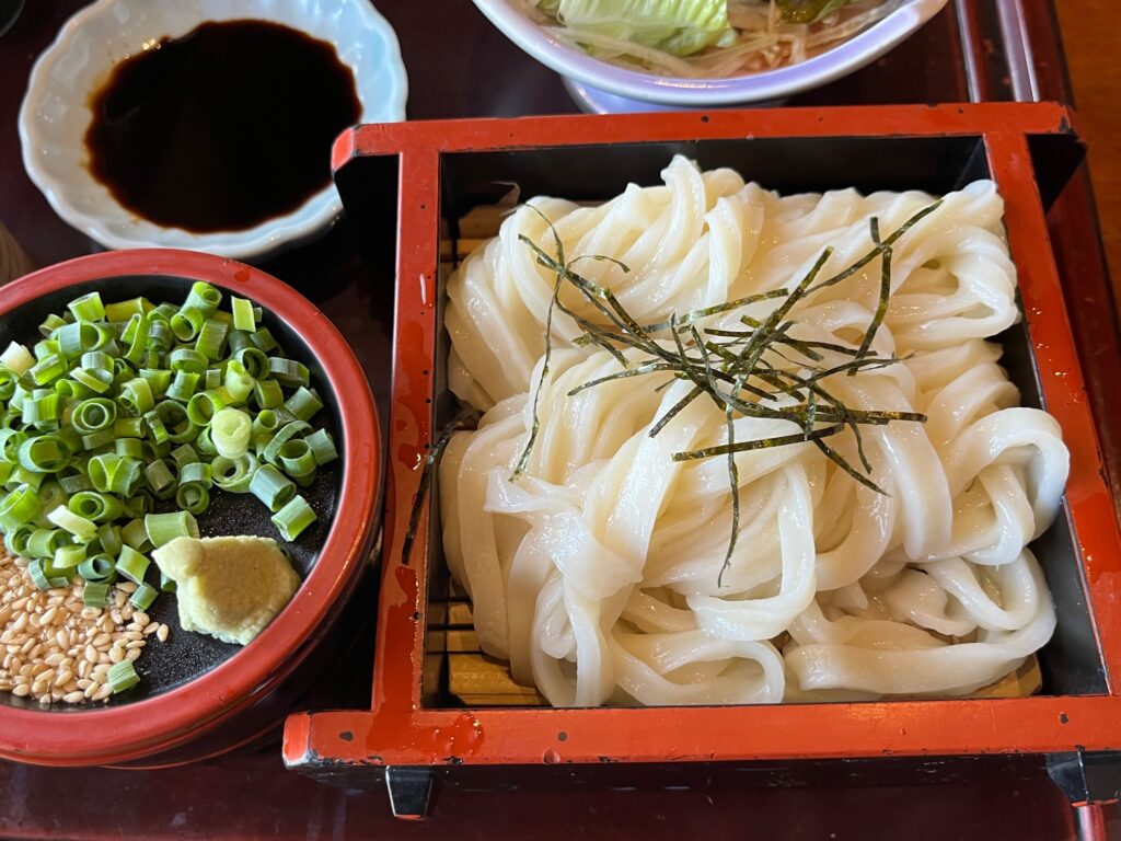 うどん料理の郷山忠肥前山口店海鮮丼セット