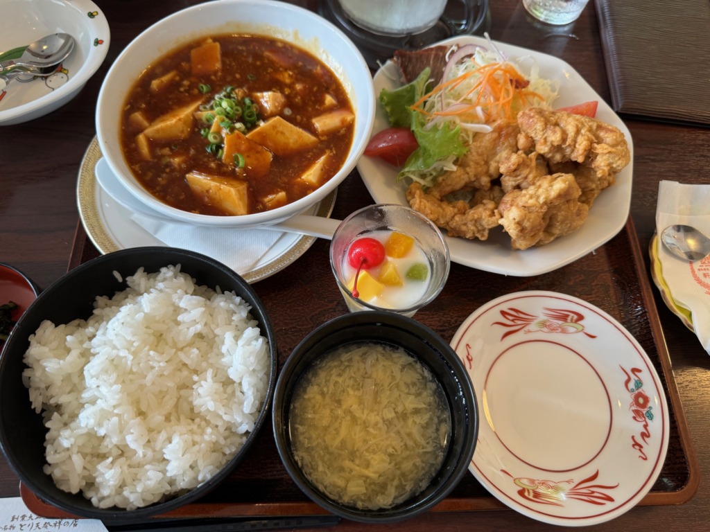 レストラン東洋軒の麻婆豆腐ととり天定食