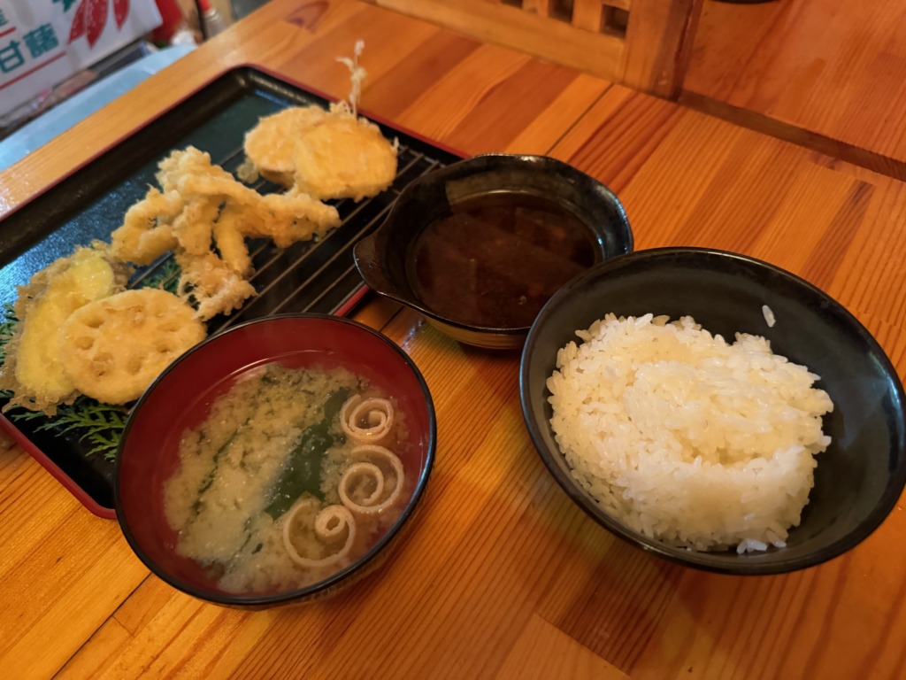 天ぷら定食どこの呼子のイカの定食