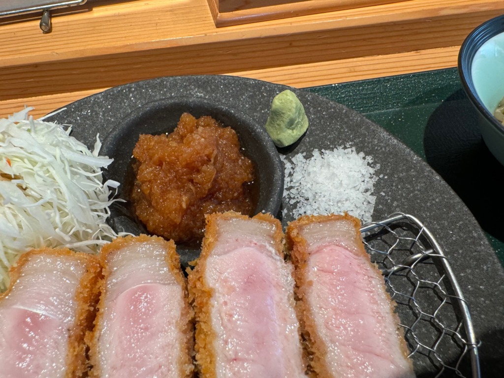 れんが亭のロースカツ定食