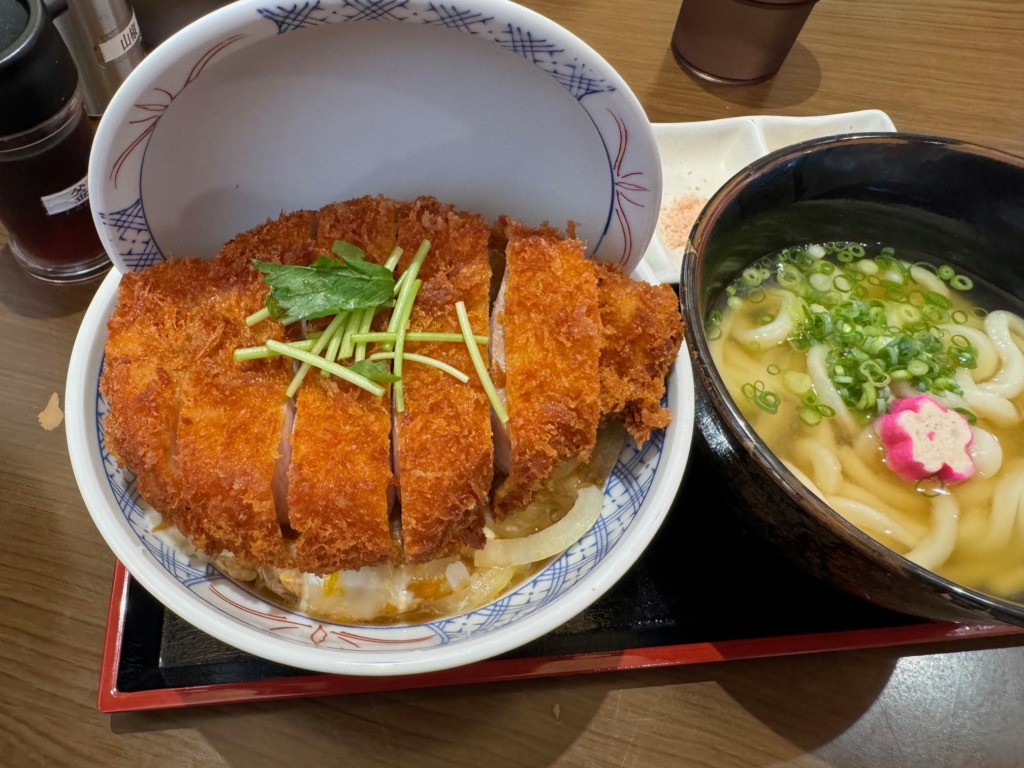 うどん大吉のとじない極厚カツ丼