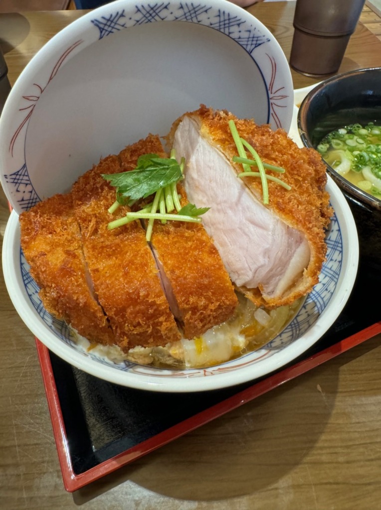 うどん大吉の極厚カツ丼