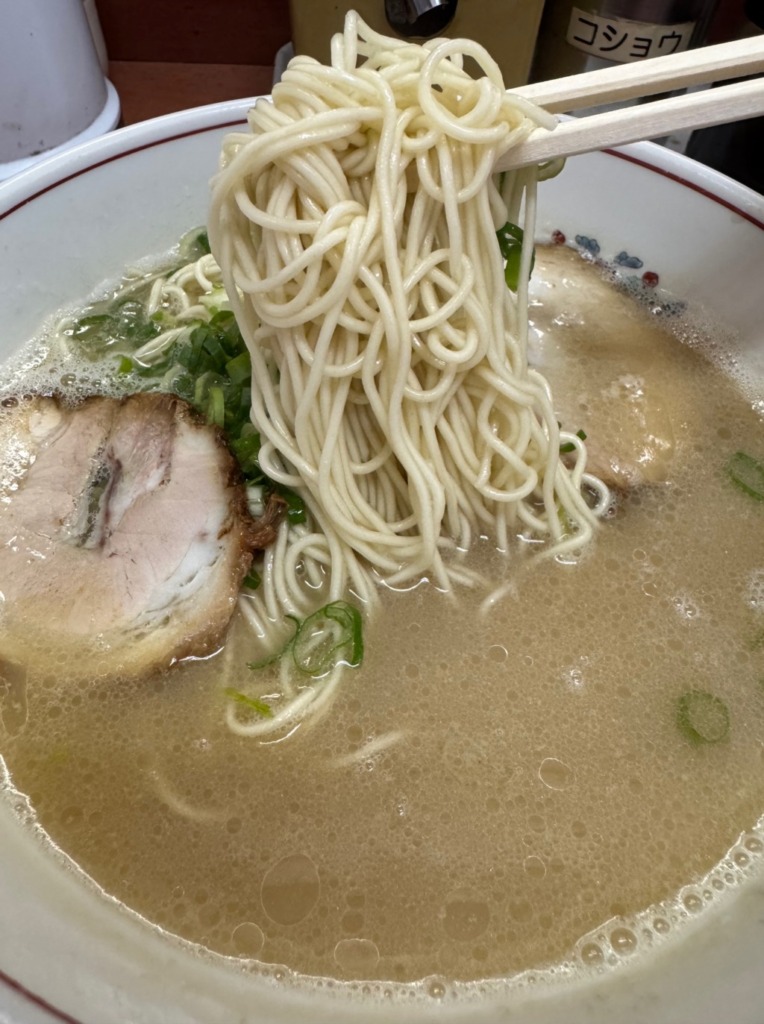 博多とんこつラーメン喜隆の麺