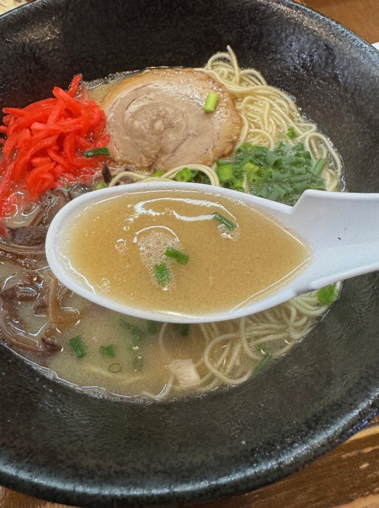 熟成とんこつラーメンれんげの熟成とんこつラーメン