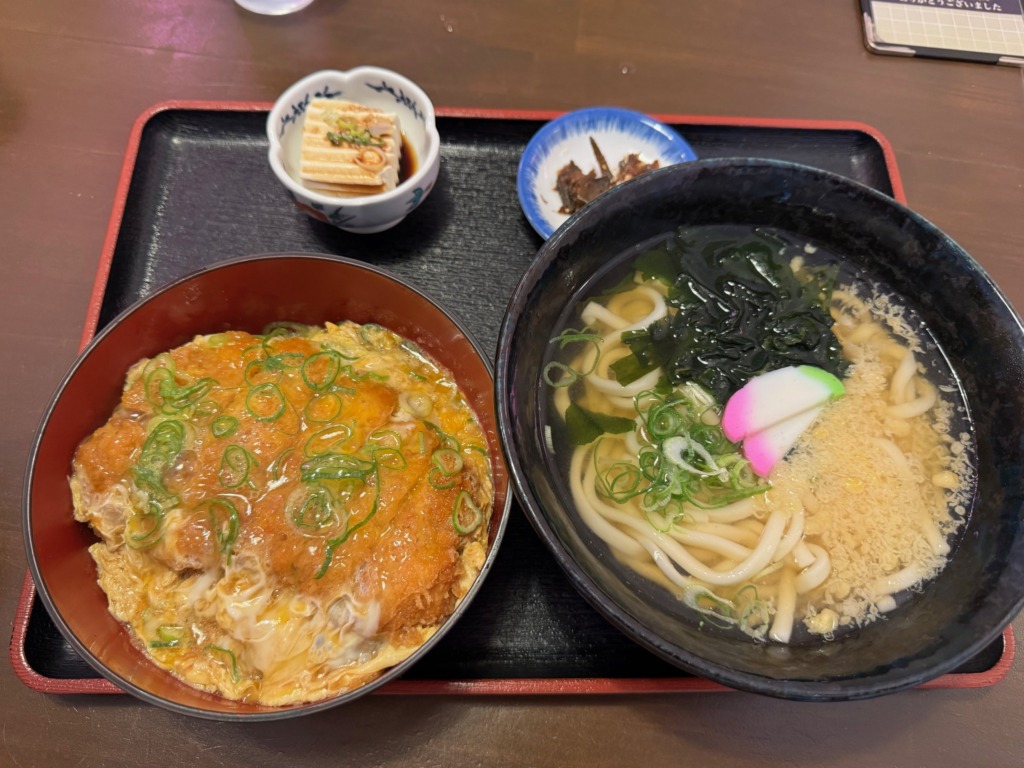 番豚（バンブー）のカツ丼定食