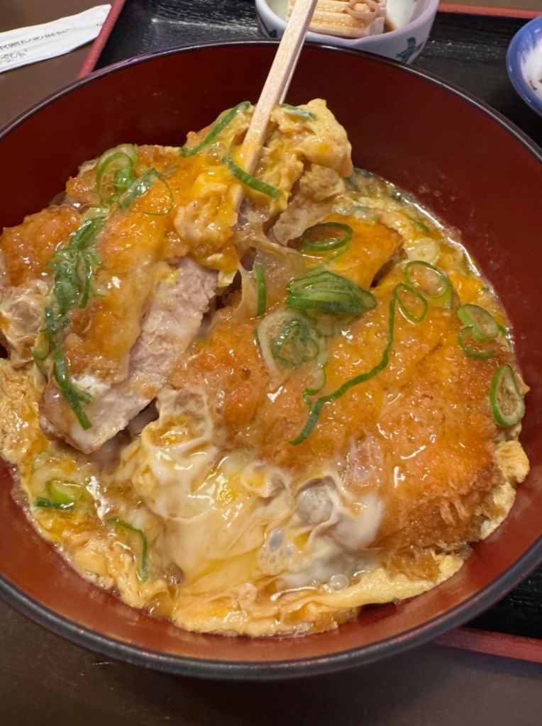 番豚（バンブー）のカツ丼定食