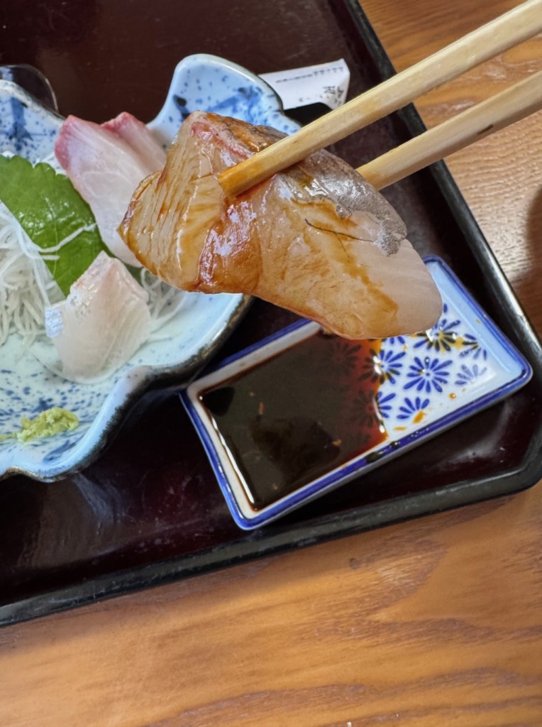 みなと食堂のカンパチのお刺身