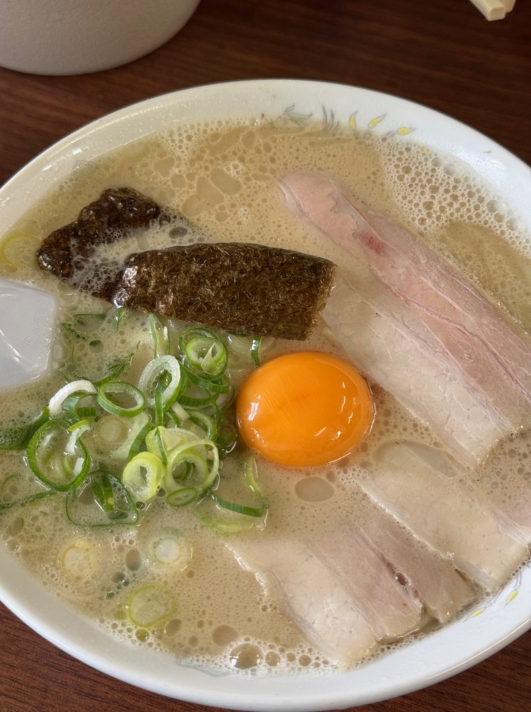 来久軒の生卵入りラーメン