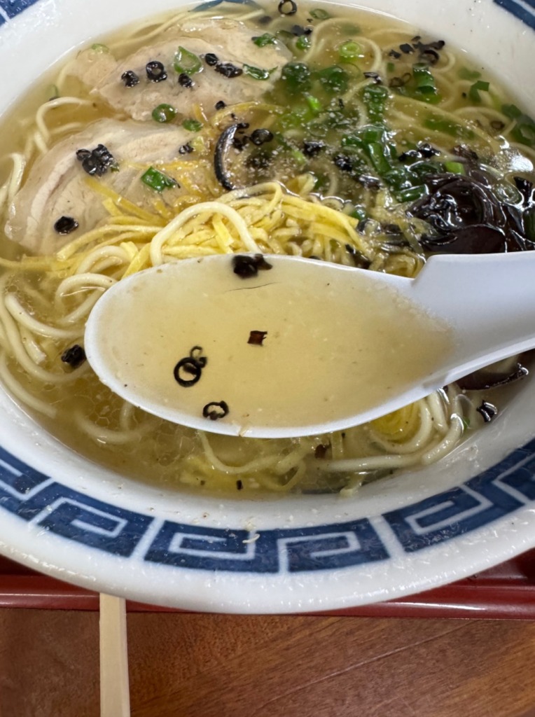 須彌亭(しゅみてい)の特製ネギ油ラーメン
