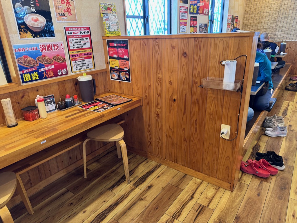 うまかもん市場博多武吉野ヶ里店の店内