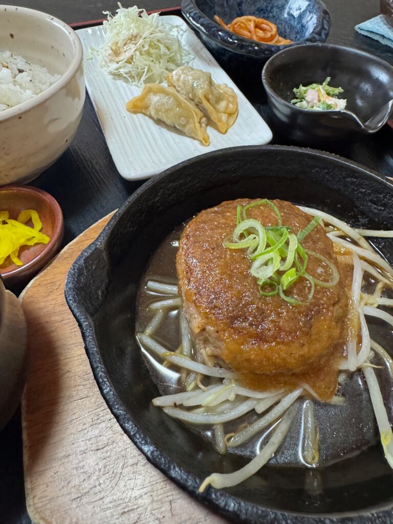 焼きたてハンバーグ(ジャポネソース)|焼とり花串
