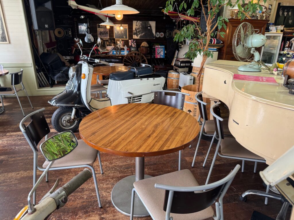 武雄市ディアジョン|おしゃれな店内