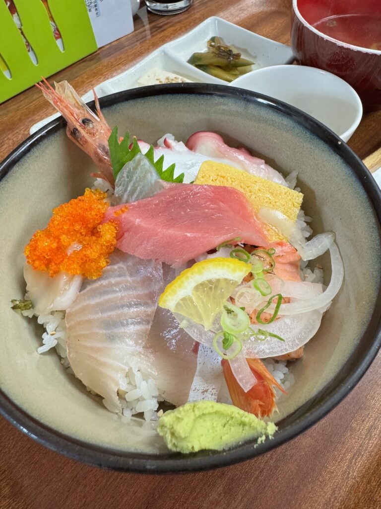 佐賀市 花咲耶のコスパ最高海鮮丼定食