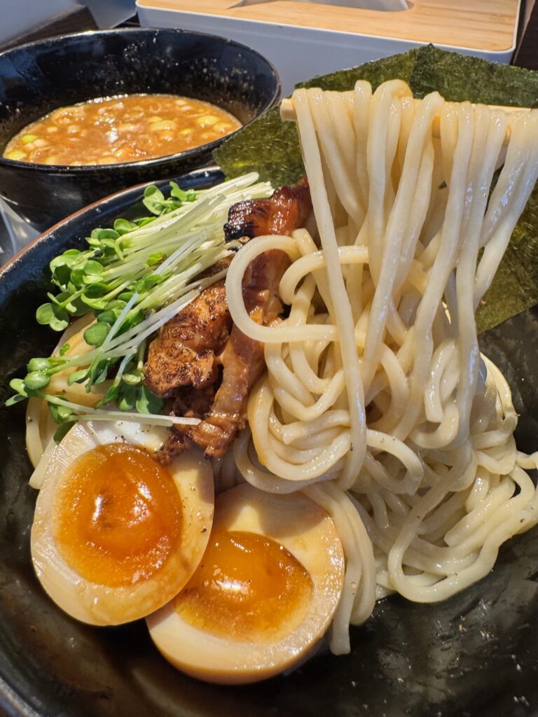新大阪駅近くにある人気つけ麺店らーめん時屋の豚つけ麺スペシャル