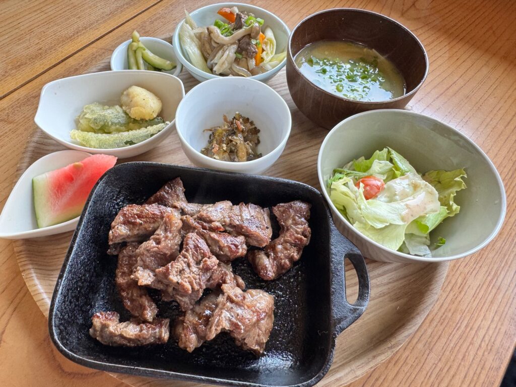 佐賀県嬉野市のカフェレストランリーフのDランチ(コロコロ焼肉)