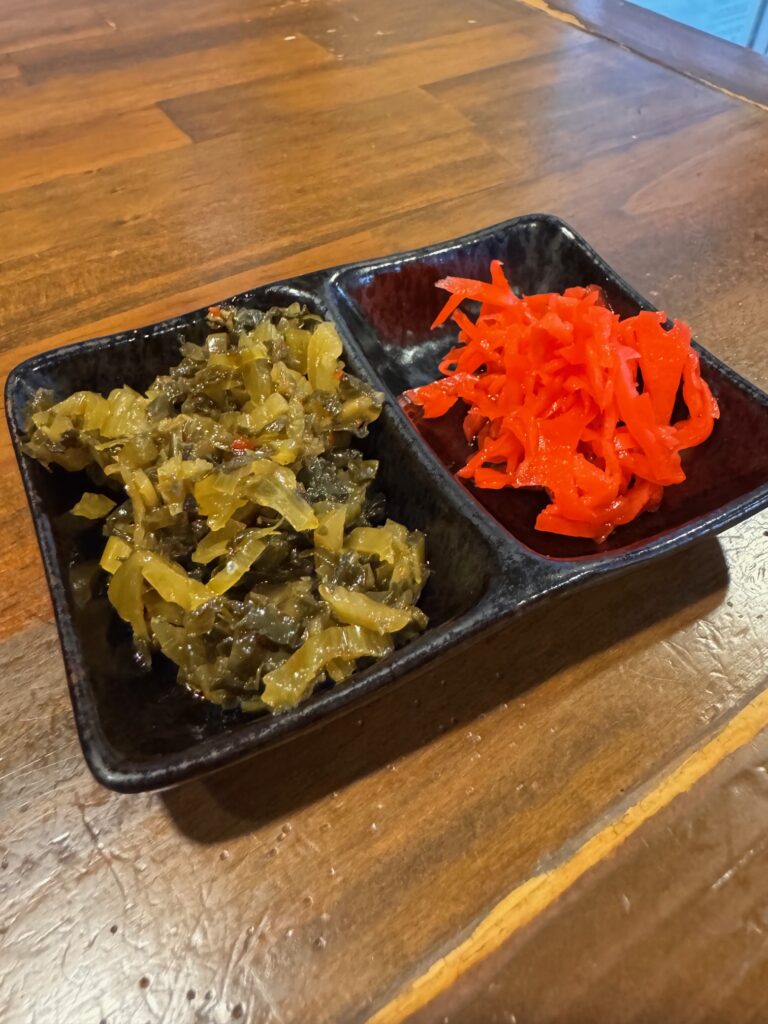 マルハチらーめんの辛子高菜と紅生姜