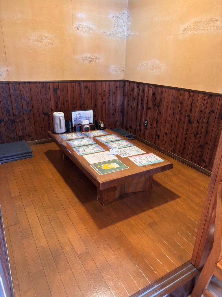 佐賀県唐津市にあるお食事処ひぜんの店内