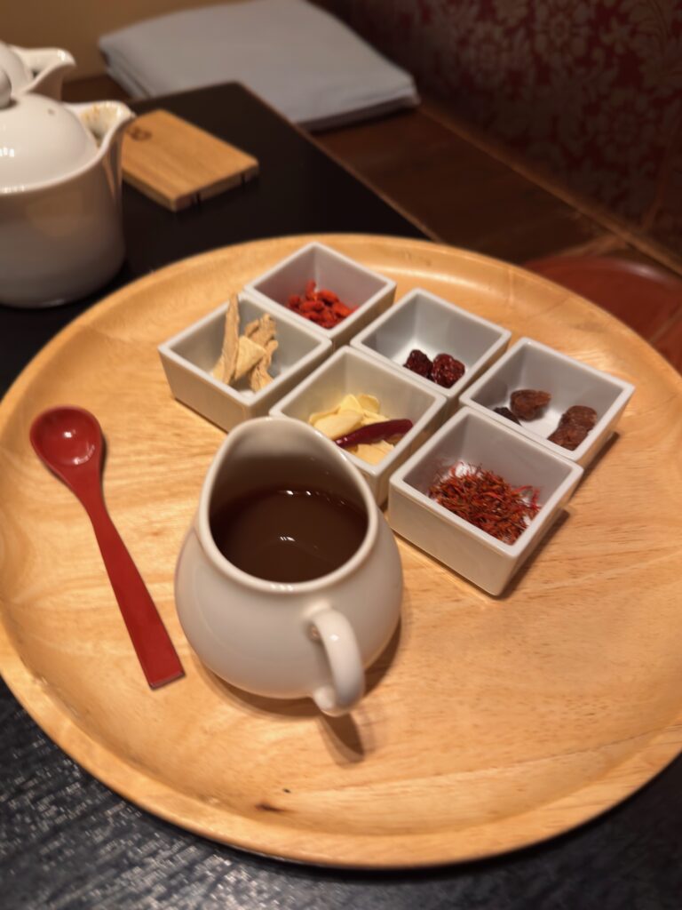 佐賀県の大和町にあるなべ家和元の薬膳スープ