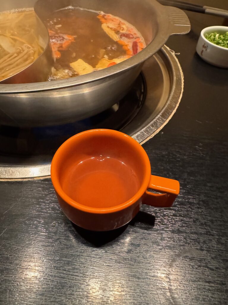 佐賀県の大和町にあるなべ家和元の薬膳スープ
