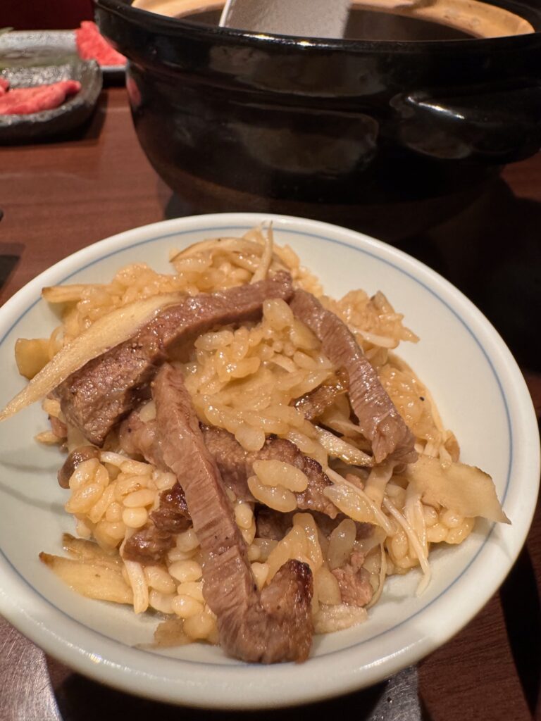佐賀にある焼肉季咲楽の和牛炊き込み土鍋ご飯
