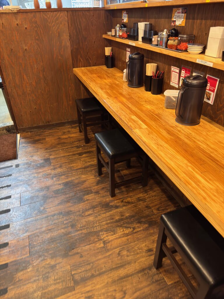 石田一龍福岡博多店のカウンター席の雰囲気