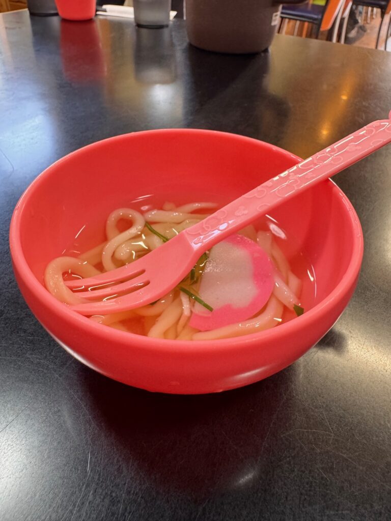 鳩屋製麺のサービスうどん