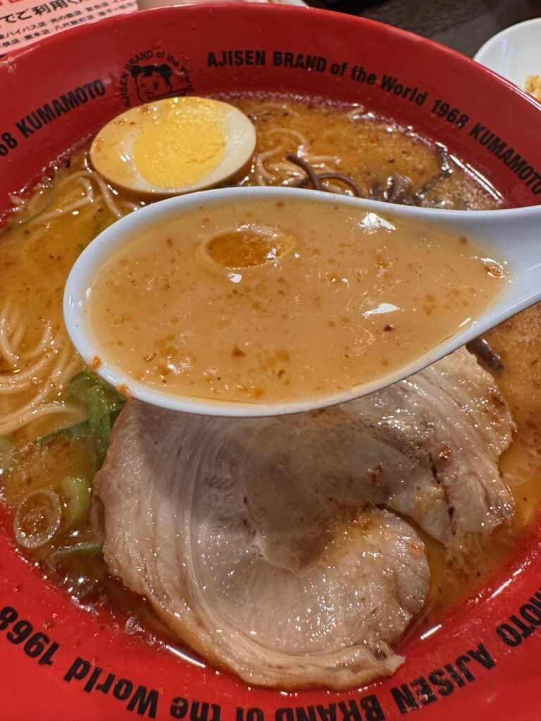 味千拉麺本店の味千ラーメンのスープ