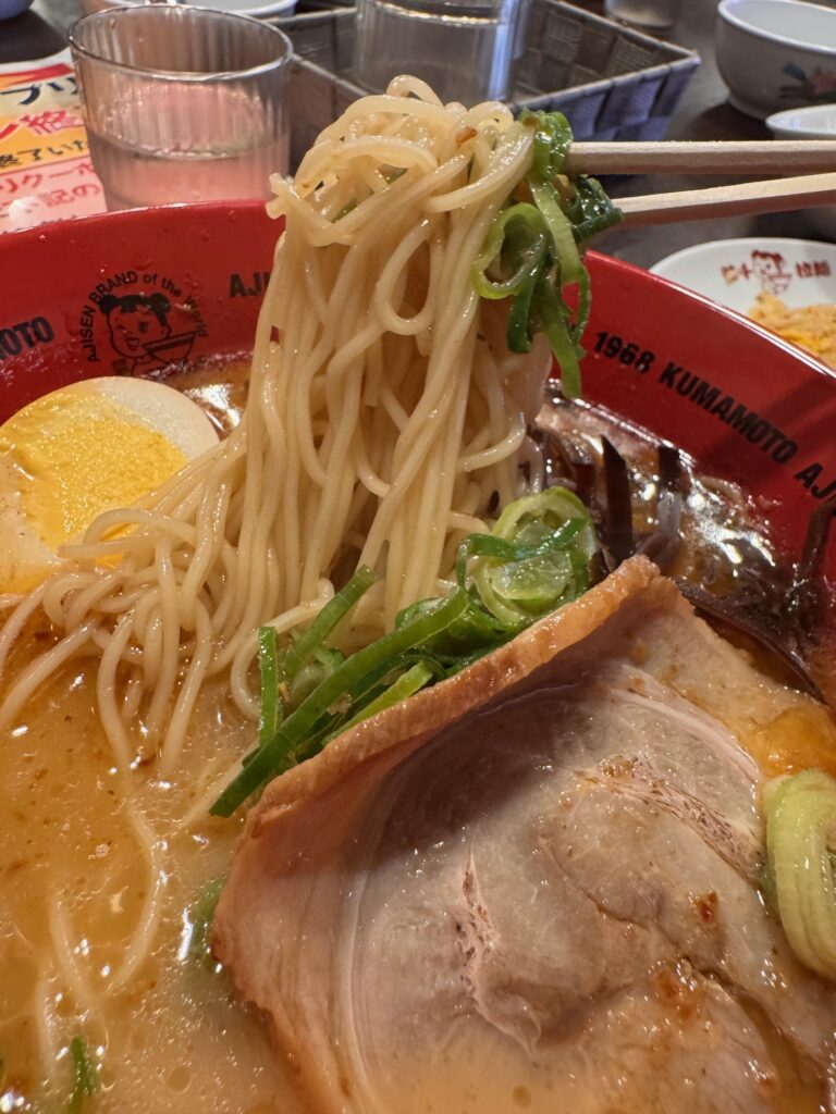 味千拉麺本店の味千ラーメンの麺