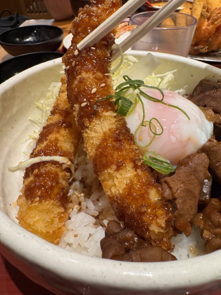 海老どてセットの大きな海老フライ