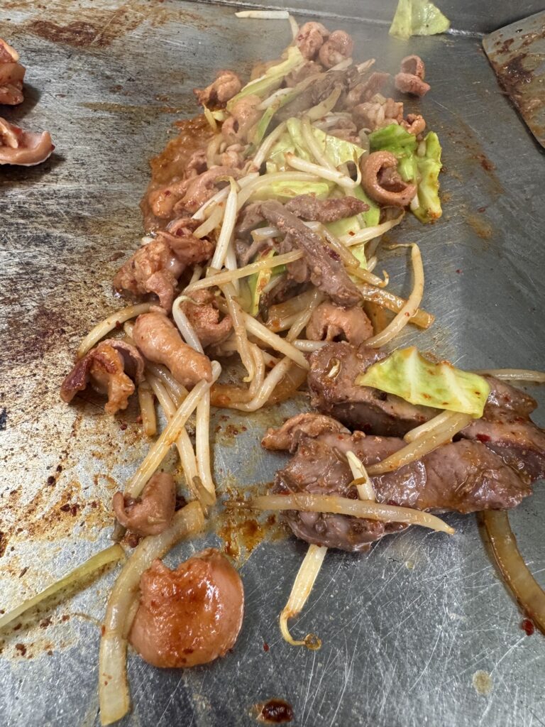 ニュー柳屋食堂でとんちゃん焼き