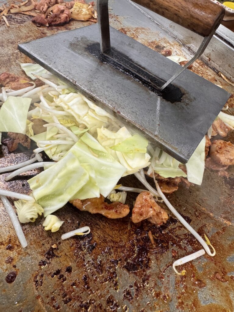 ニュー柳屋食堂でとんちゃん焼き