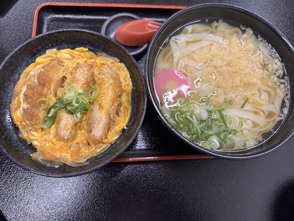 肥前うどん翔のカツ丼定食