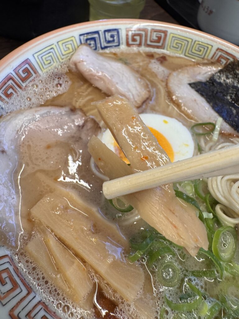 大砲ラーメン吉野ヶ里店の昔ラーメンのメンマ