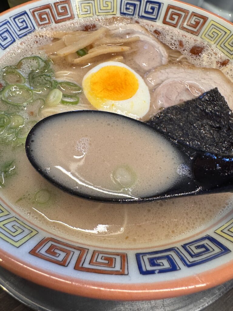 大砲ラーメン吉野ヶ里店の昔ラーメンのスープ