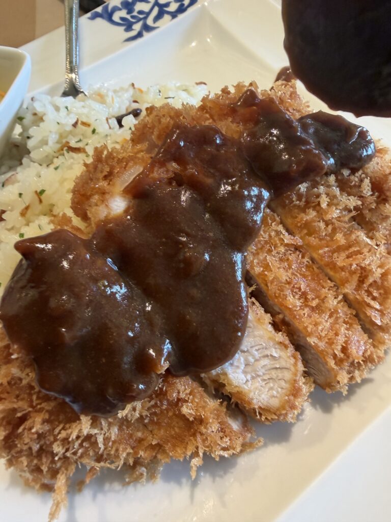 アムールの絶品ロースかつカリー