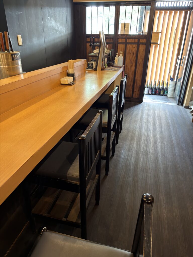 大分県大分市にある与一の店内