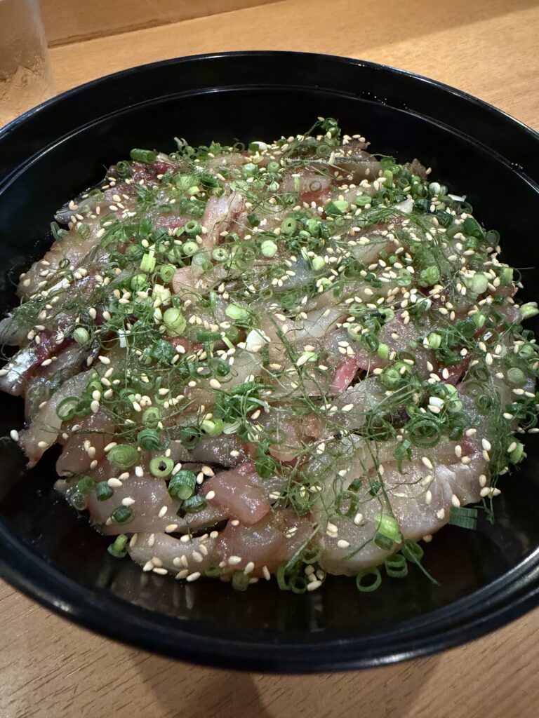 大分県大分市にある与一のりゅうきゅう丼