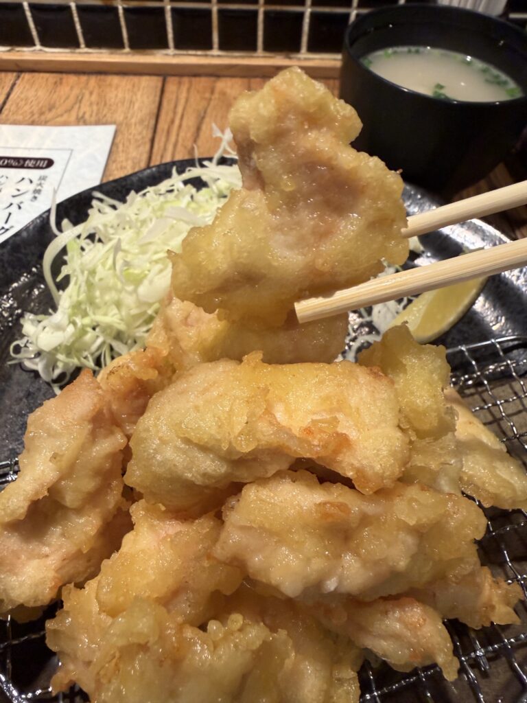都ハンバーグの大分名物メガ盛りとり天。
