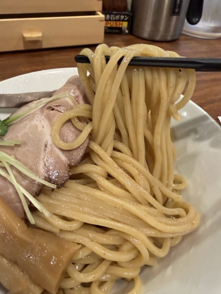 三鷹駅つけめんTETSUの太麺