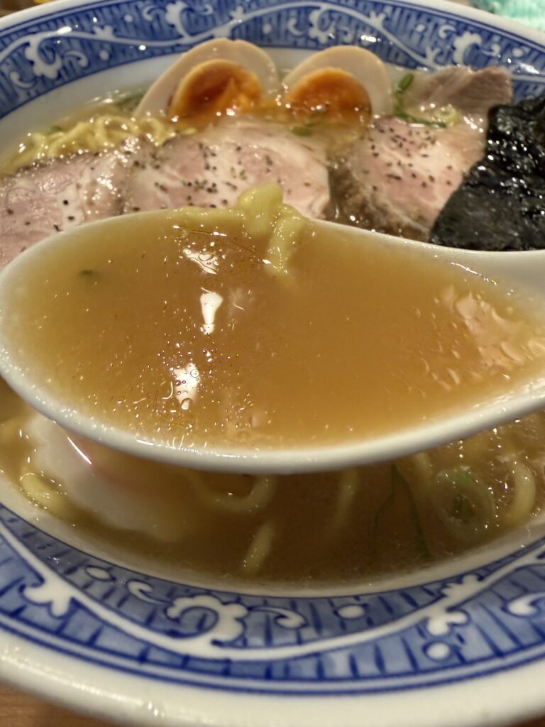 御徒町の中華そば青葉のスープ