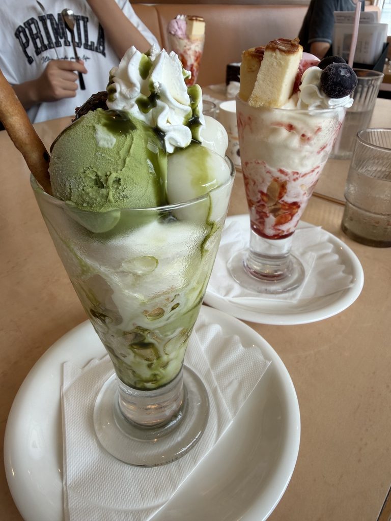 ベツバラーレ姪浜店のパフェ
