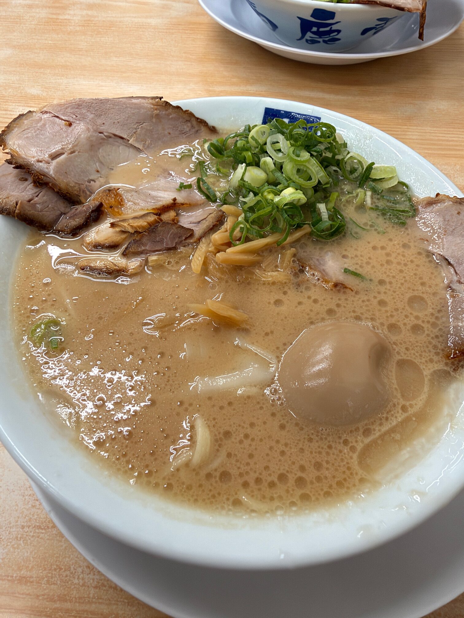 魁龍の濃厚豚骨スープ